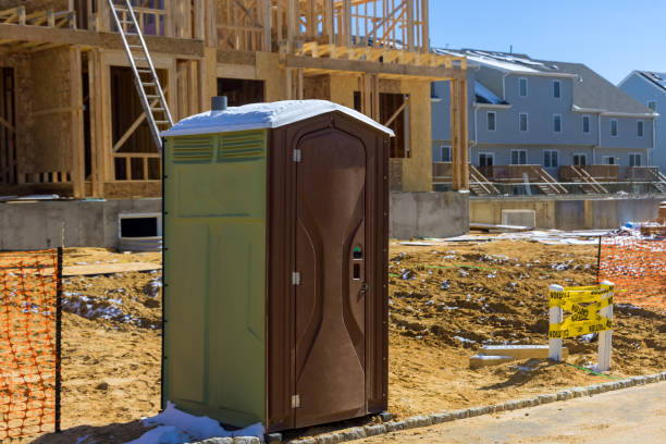 Best Portable restroom trailer rental  in Edgemont Park, MI