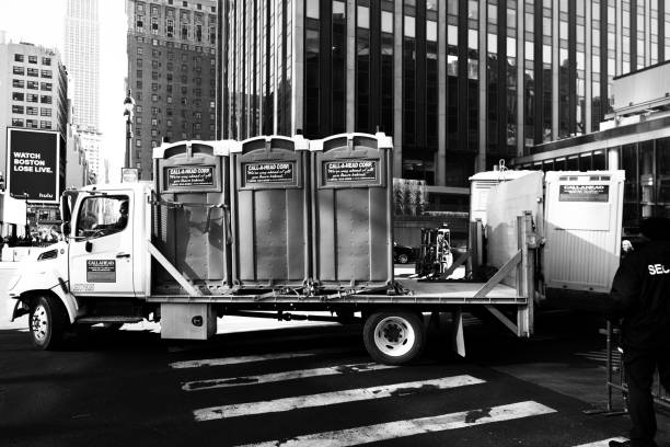 Best Portable restroom trailer rental  in Edgemont Park, MI